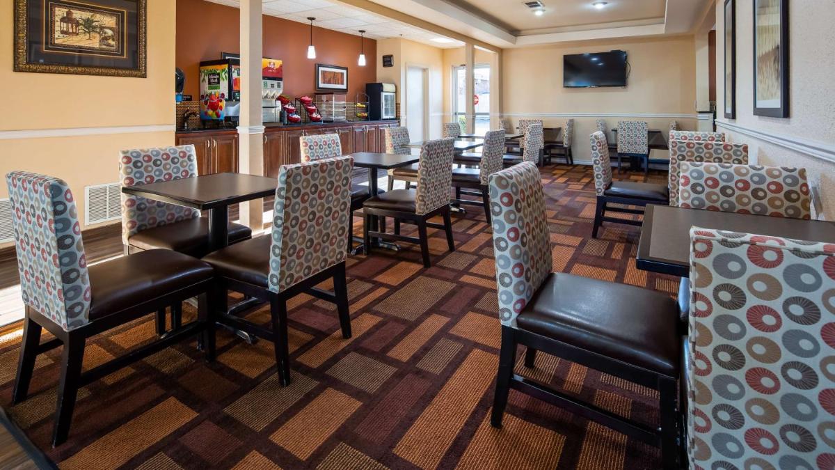 Best Western Plus Lubbock Windsor Inn - image 5