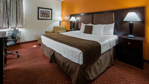 Best Western Plus Lubbock Windsor Inn - image 9