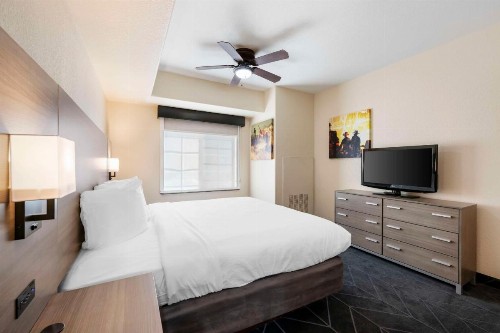 Arbor Inn and Suites - image 31