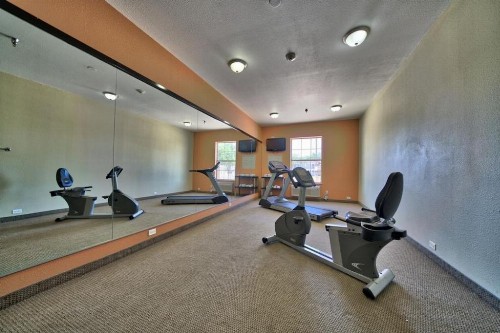 Super 8 by Wyndham Lubbock TX - image 12
