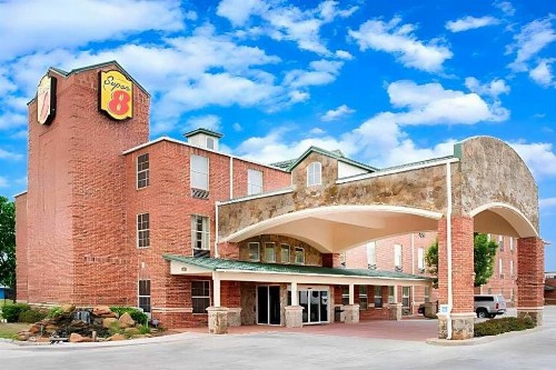 Super 8 by Wyndham Lubbock TX - image 4