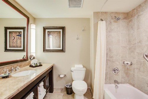 Overton Hotel and Conference Center - image 21