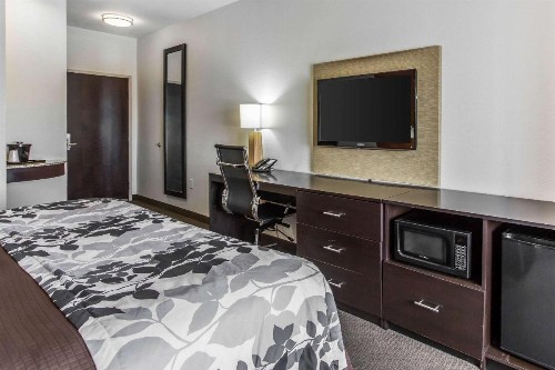 Sleep Inn & Suites - image 20