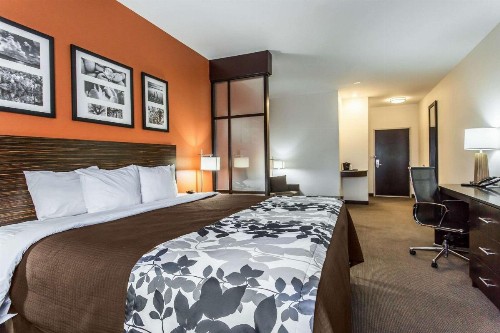 Sleep Inn & Suites - image 8