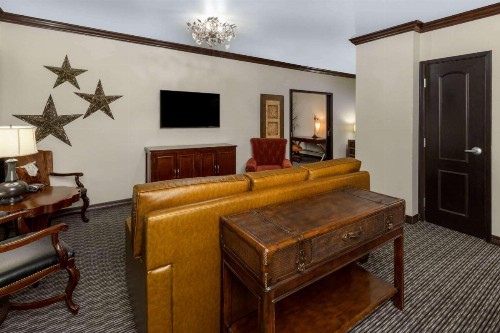 Hawthorn Suites by Wyndham Lubbock - image 41