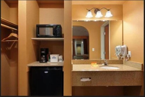 Days Inn by Wyndham Lubbock South - image 24