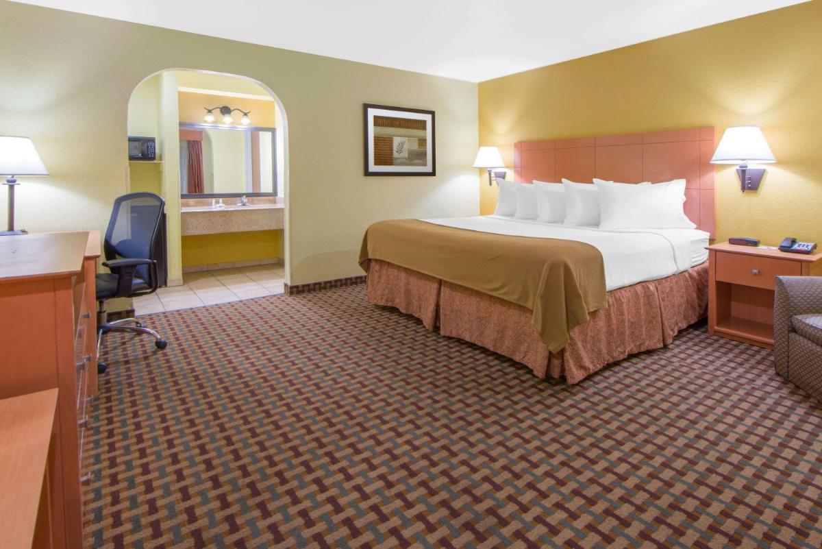 Days Inn by Wyndham Lubbock South - image 6