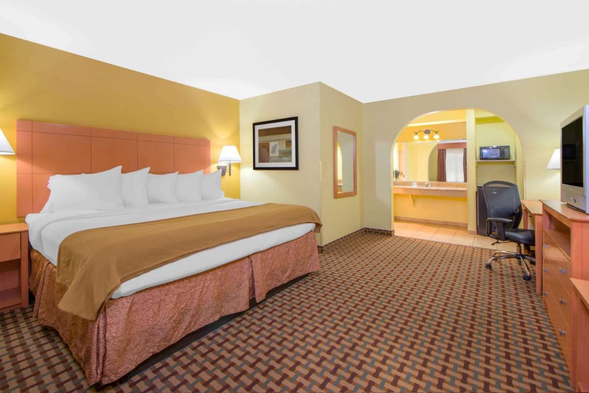 Days Inn by Wyndham Lubbock South - image 7