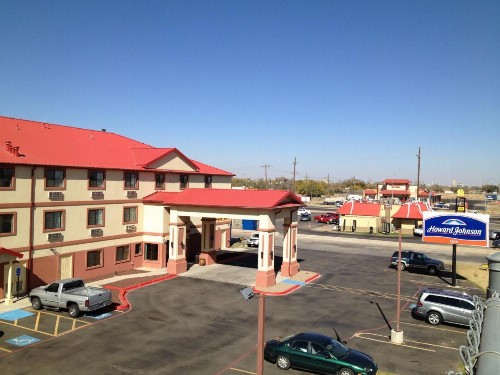 Howard Johnson by Wyndham Lubbock TX - image 48