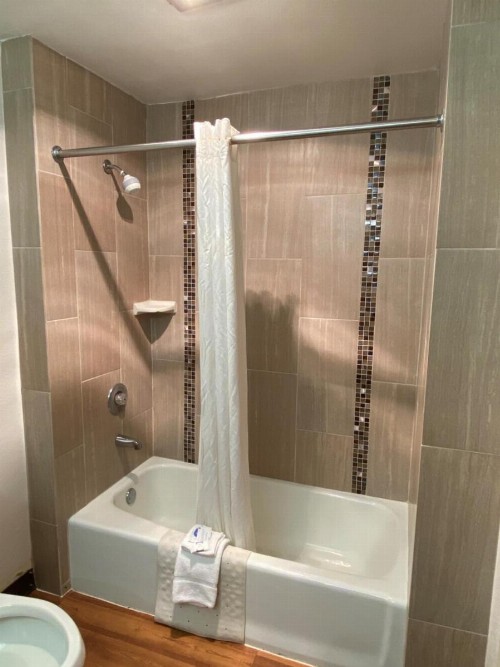 Guest House Inn - image 25