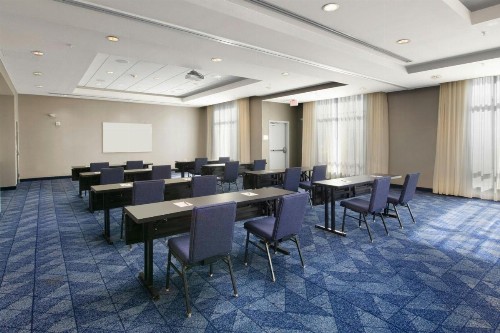 Courtyard by Marriott Lubbock Downtown/University Area - image 21