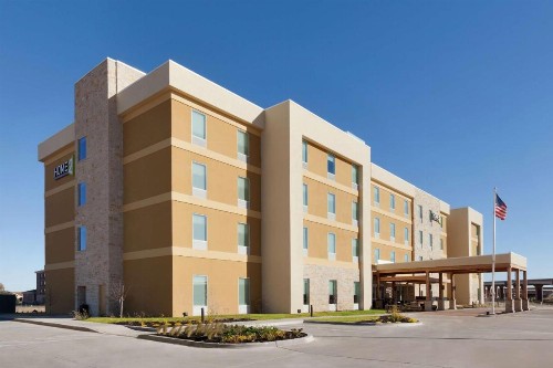 Home2 Suites by Hilton Lubbock - image 1