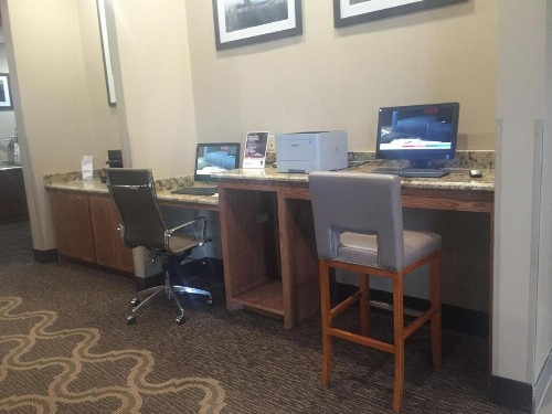 Comfort Suites - University - image 26