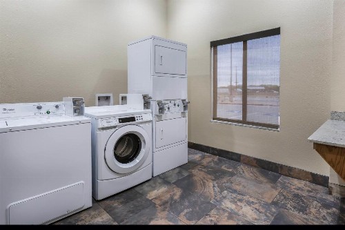 Comfort Suites - University - image 28