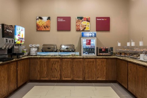 Comfort Suites - University - image 31