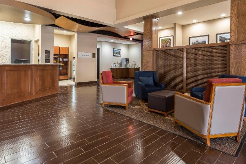 Comfort Suites - University - image 39