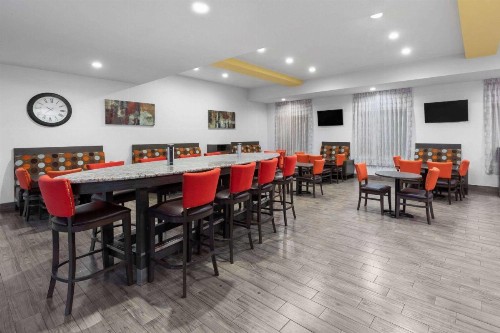 Days Inn & Suites by Wyndham Lubbock Medical Center - image 13