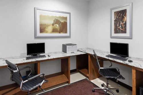 Days Inn & Suites by Wyndham Lubbock Medical Center - image 17