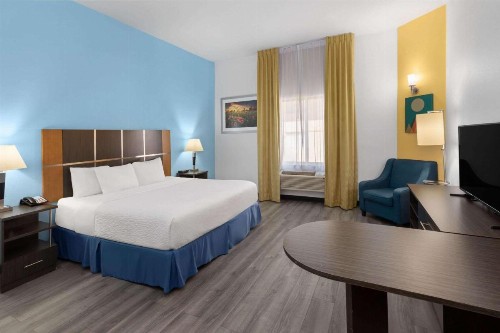 Days Inn & Suites by Wyndham Lubbock Medical Center - image 25