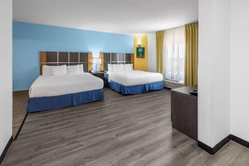 Days Inn & Suites by Wyndham Lubbock Medical Center - image 33