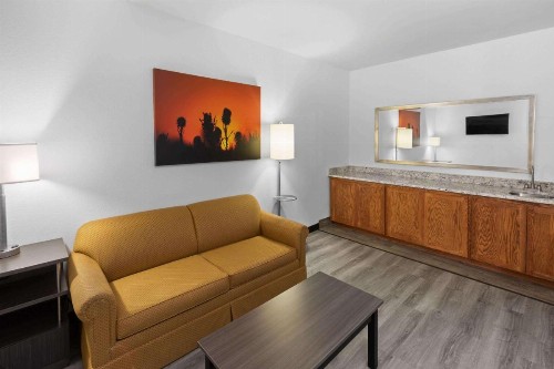Days Inn & Suites by Wyndham Lubbock Medical Center - image 34