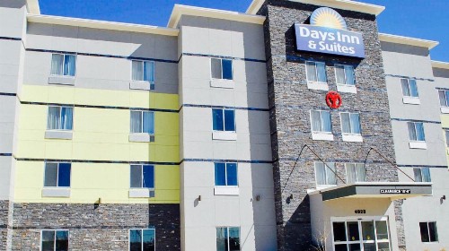 Days Inn & Suites by Wyndham Lubbock Medical Center - image 41