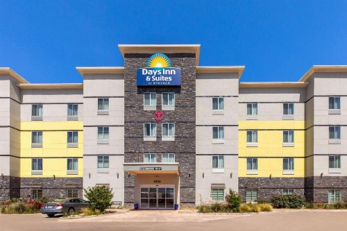 Days Inn & Suites by Wyndham Lubbock Medical Center - image 5