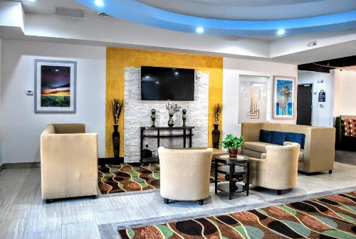Days Inn & Suites by Wyndham Lubbock Medical Center - image 50