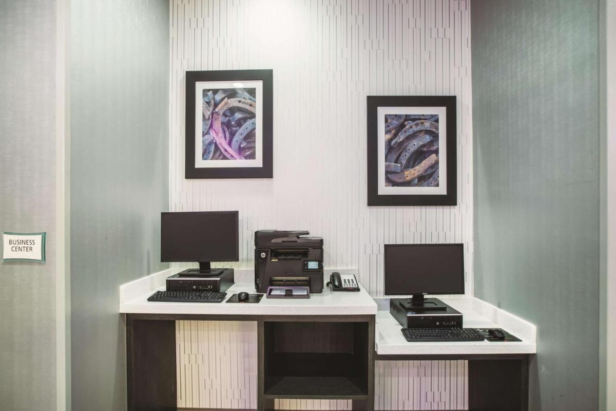 La Quinta by Wyndham Lubbock South - image 4