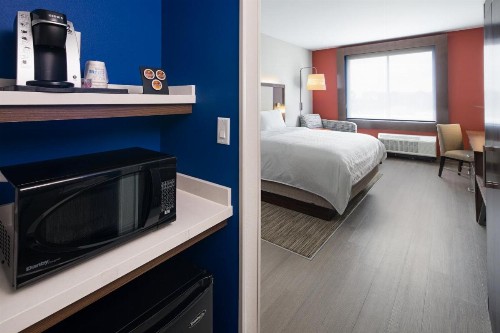 Holiday Inn Express & Suites Lubbock Central - Univ Area an IHG Hotel - image 24