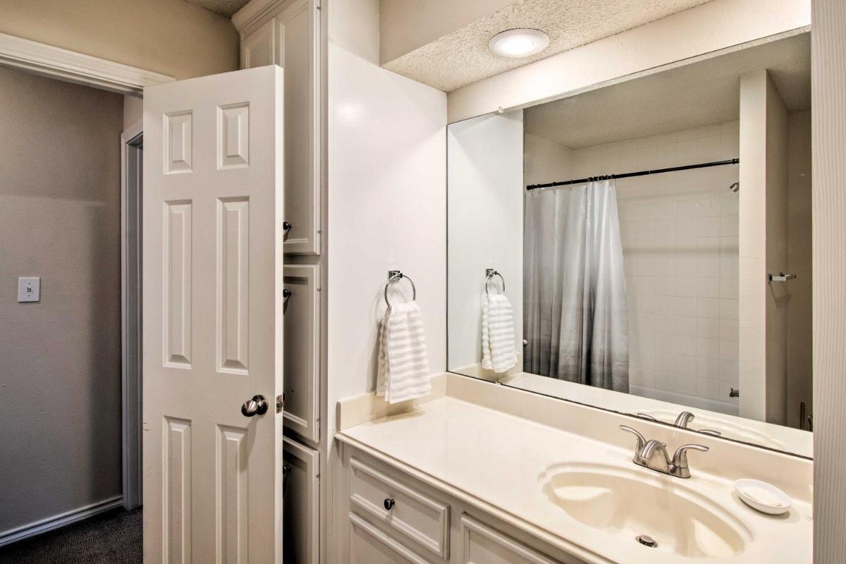 Pet-Friendly Lubbock Home with Yard - 6Mi to TTU - image 6