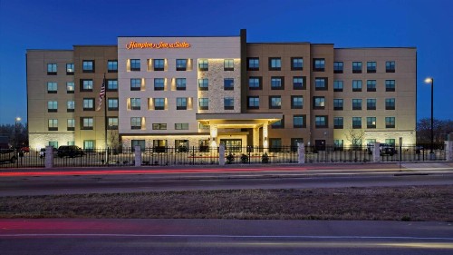 Hampton Inn & Suites Lubbock University Tx - image 1