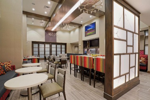 Hampton Inn & Suites Lubbock University Tx - image 3