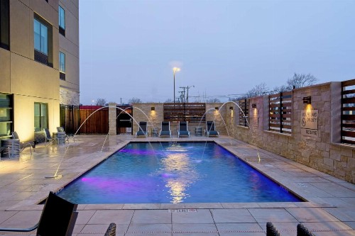 Hampton Inn & Suites Lubbock University Tx - image 6