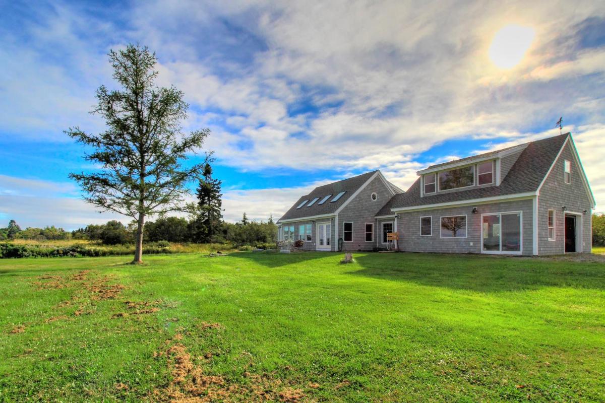 Lubec Seaside Retreat - image 4