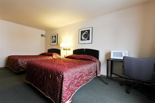 Luck Country Inn - image 14