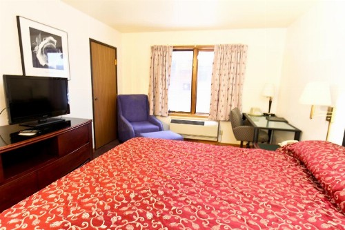 Luck Country Inn - image 15