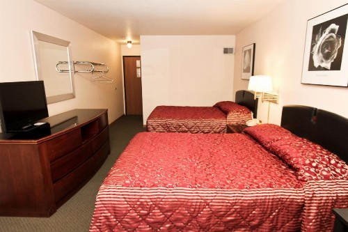 Luck Country Inn - image 2