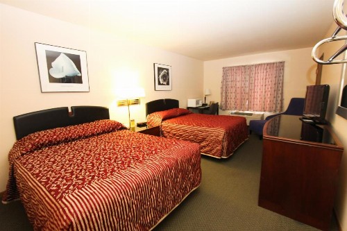 Luck Country Inn - image 24