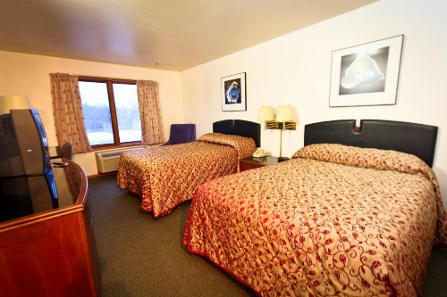 Luck Country Inn - image 26