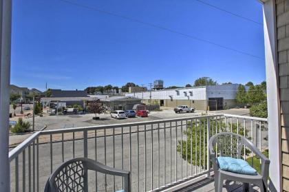 Condo with Balcony Walk to Dining and Lake Mich!