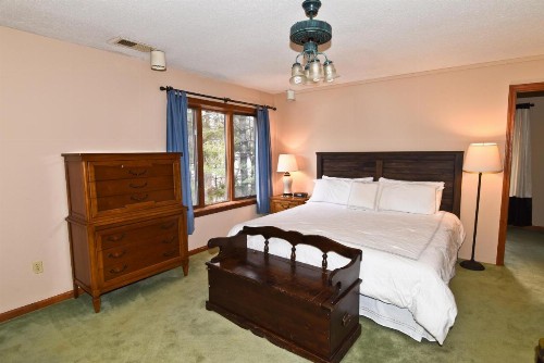 Timber Inn Motel - image 10