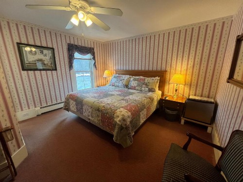 Echo Lake Inn - image 18