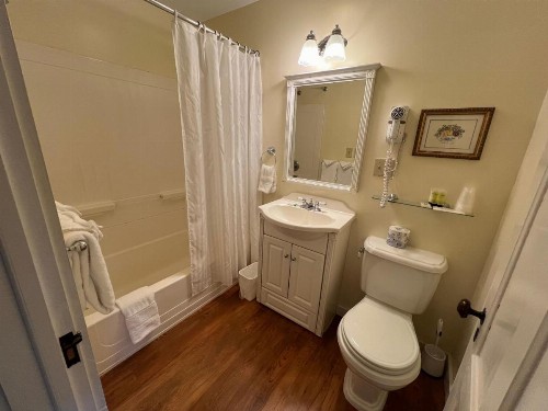 Echo Lake Inn - image 23