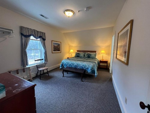 Echo Lake Inn - image 44