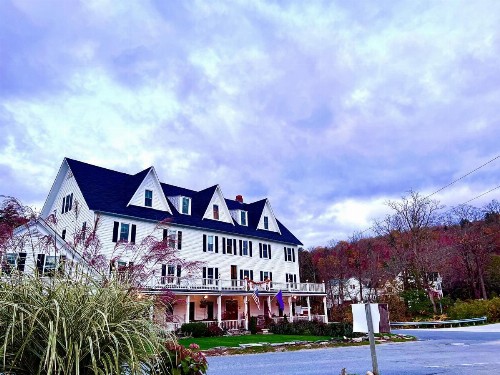 Echo Lake Inn - image 47