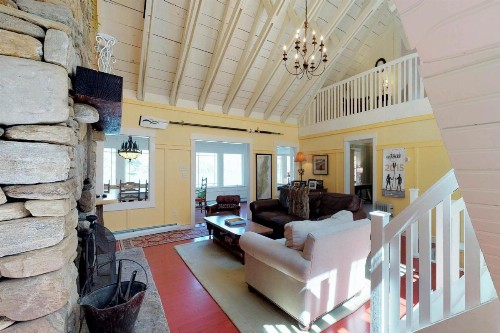 Lakeside Elegance - image 11