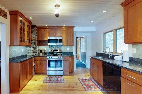 Lakeside Elegance - image 9