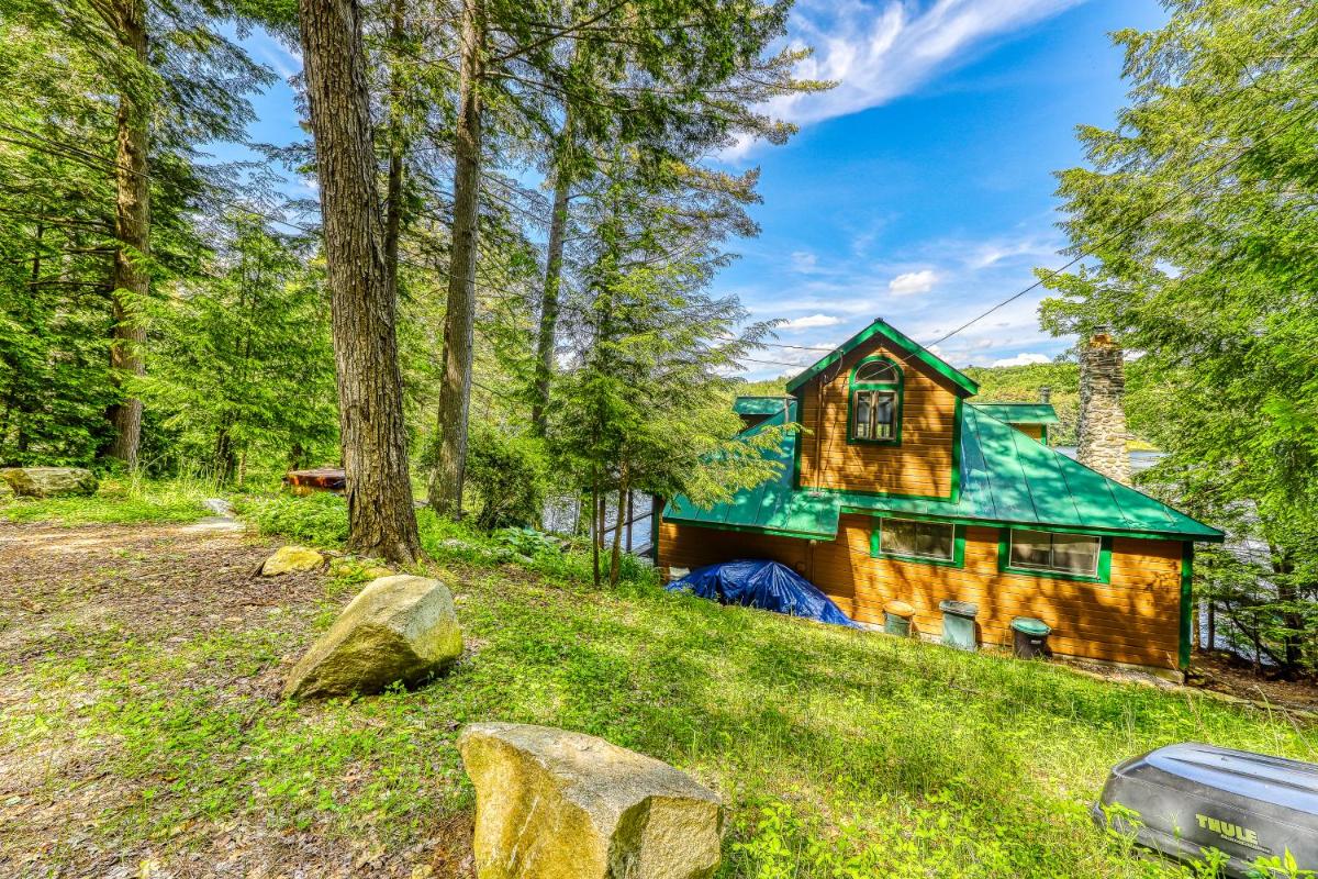 Hall's All-Seasons Lake House - image 7