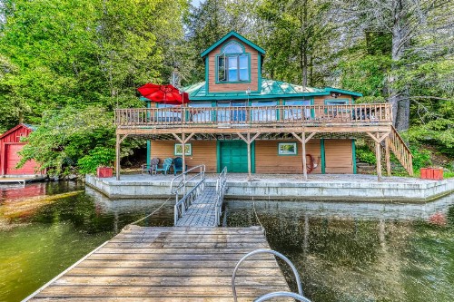 Hall's All-Seasons Lake House - image 8
